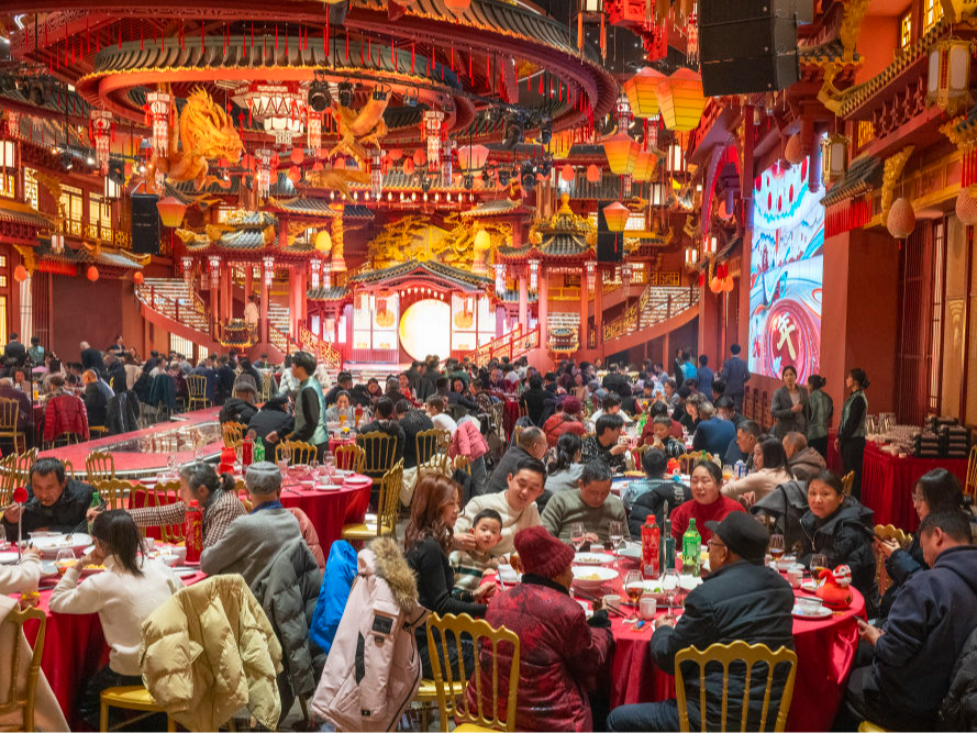 新华全媒+|活力旺 亮点多——春节消费市场一线观察