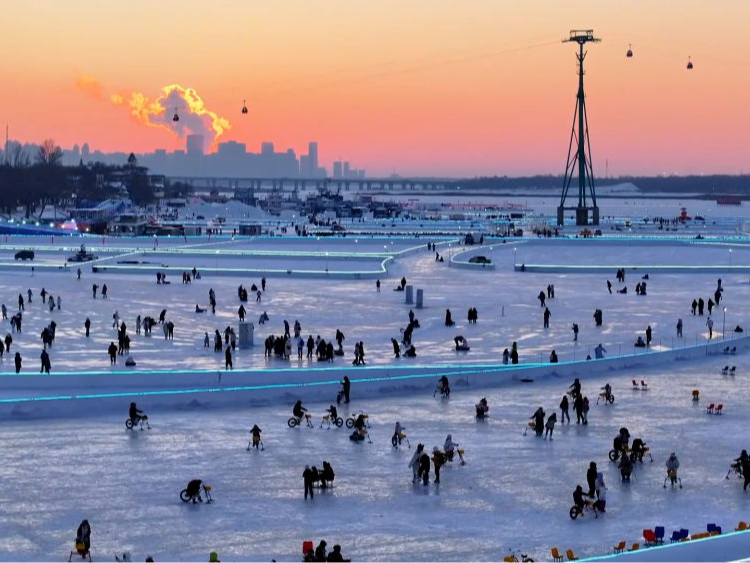 冰雪经济一线观察｜“尔滨”不冷！“冰雪游”很火热！