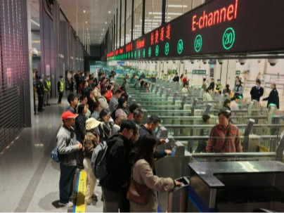 港珠澳大桥春节“爆单”！单日15.6万人次刷新纪录