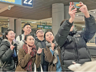 温暖相伴 返程更安心（2025春运一线）