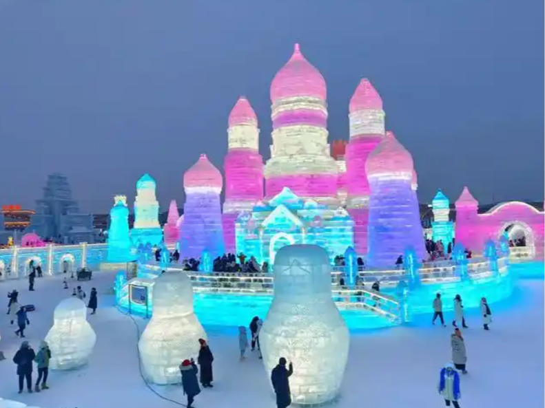 外国游客：“哈尔滨冰雪大世界令人惊叹”