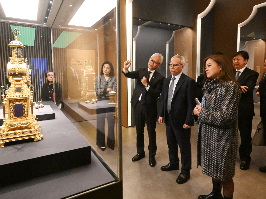 岑浩辉率团访港与李家超会面