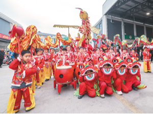 中国经济开年热腾腾（国际论道）