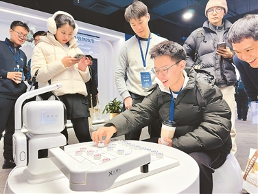 “想带更多同学来见识大陆的精彩”