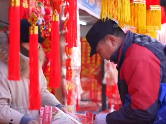 商圈市集人气满满 假日跨城消费火爆