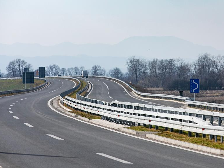 中企承建塞尔维亚瓦列沃快速路全线通车