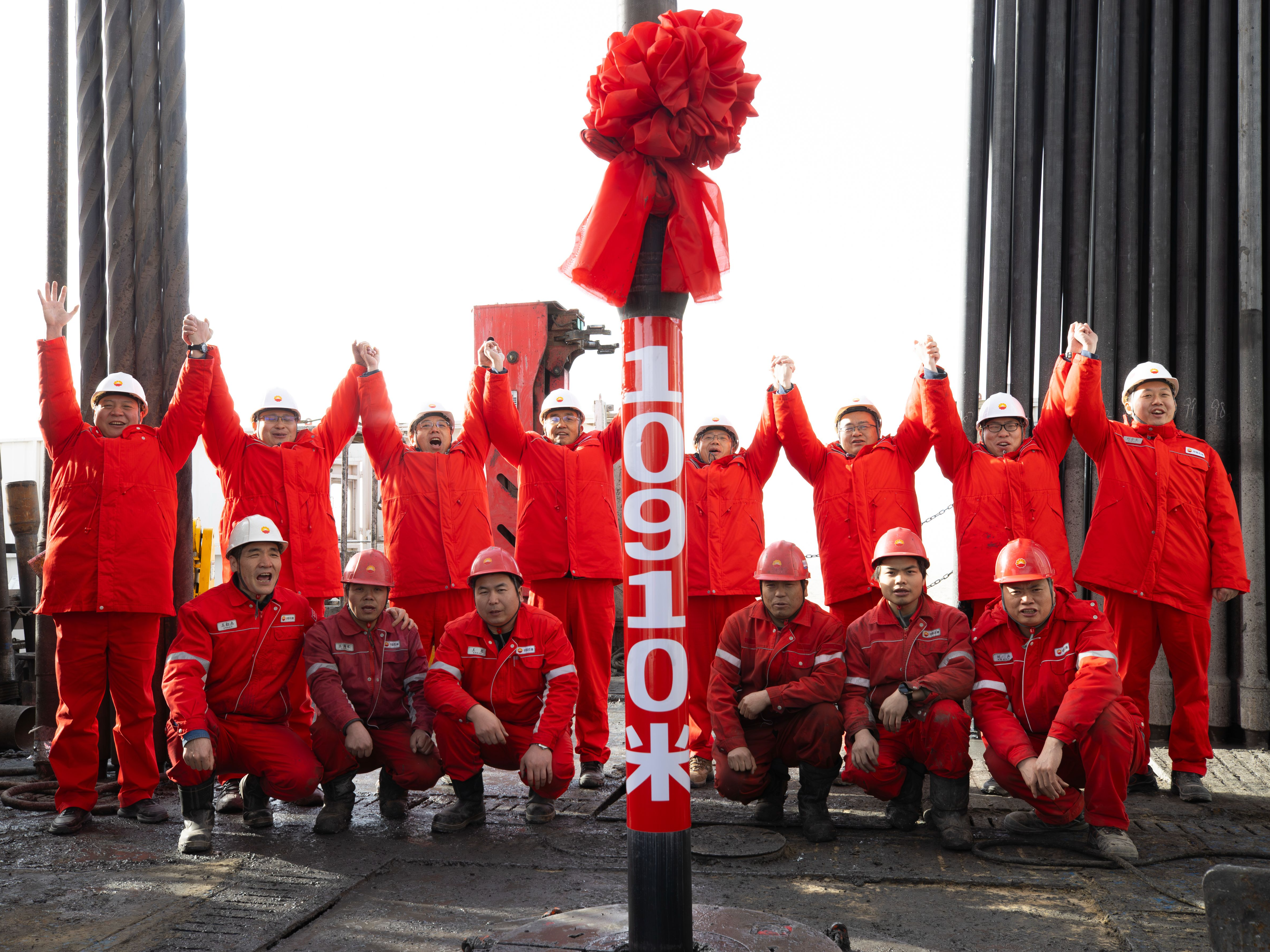 亚洲第一陆地垂深井完钻记：10910米，用青春刻下“中国深度”