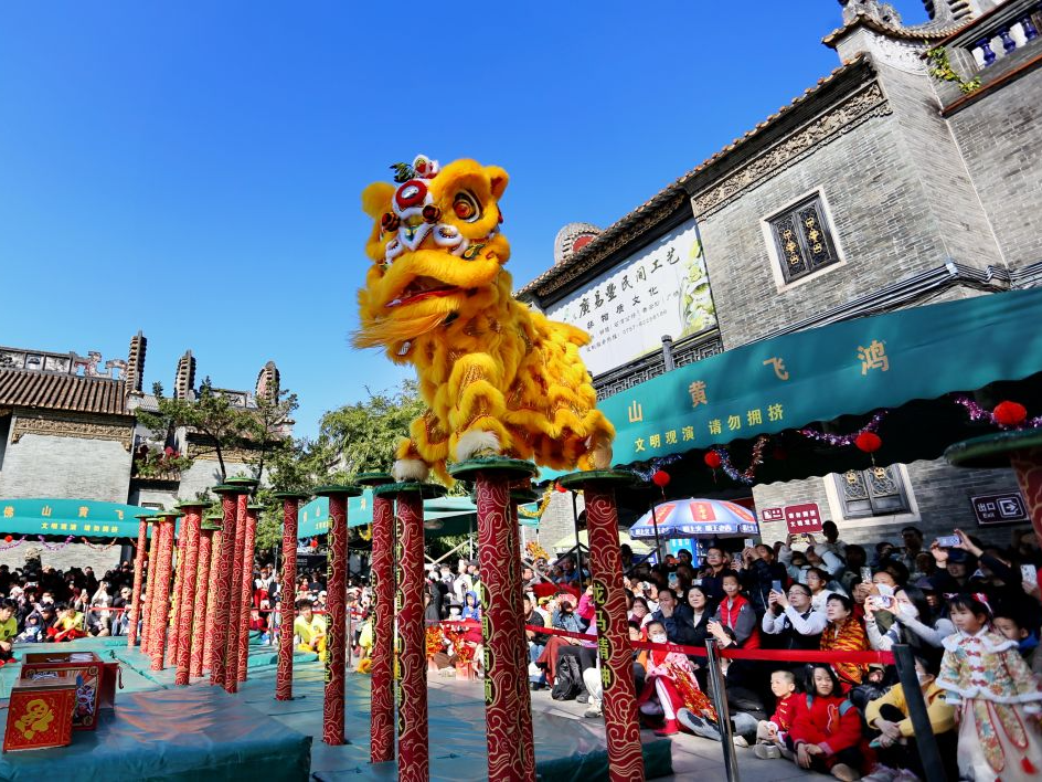 文化中国行·镜头里的非遗年｜南粤醒狮闹新春
