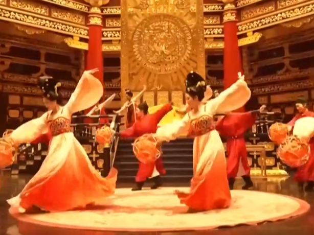 打卡博物馆、欣赏非遗表演、沉浸式体验……多彩“年俗”里满满仪式感