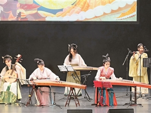 因为热爱 所以坚持（侨界关注）