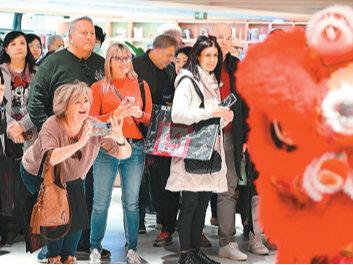 “中国服务”加速走向世界（环球热点）