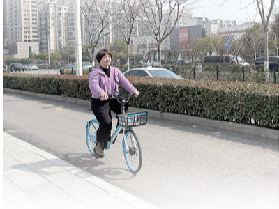 市民在生活中这样“挖碳”（人与自然）