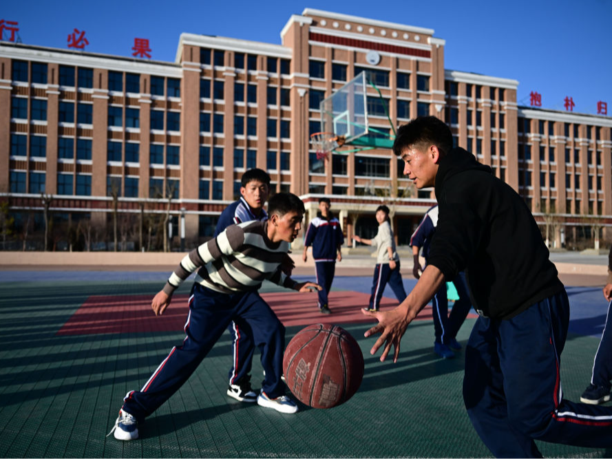 这所中学开学，师生跨越3000公里双向奔赴