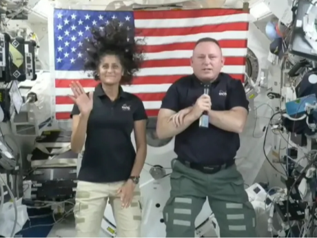 美媒：美宇航员滞留期间没有加班费 额外津贴一天仅5美元