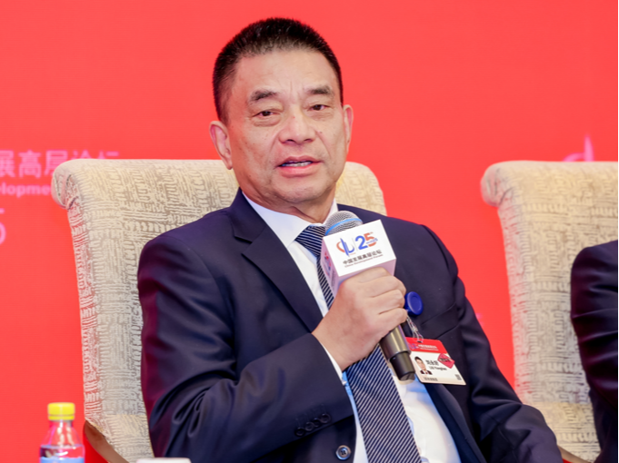 新希望集团董事长刘永好：民营企业在新一轮科技创新中走在前列