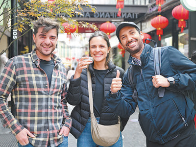 徒步游中国“圈粉”海外游客（外国游客感受“中国之美”）