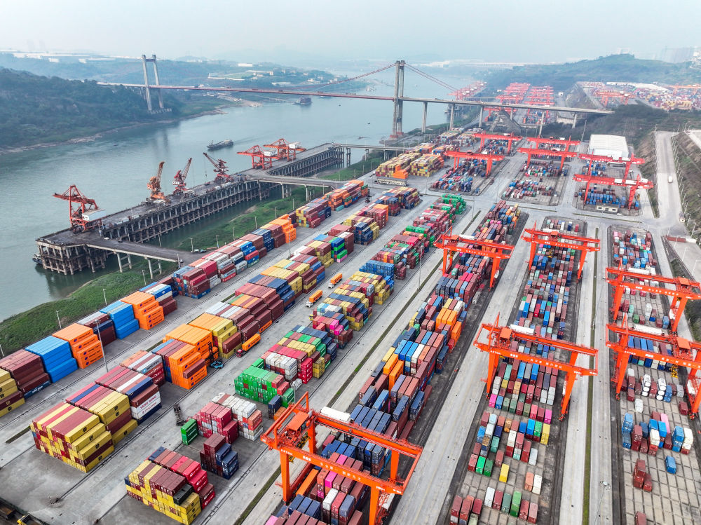 两会世界眼｜向世界传递“中国信心”——海外热议2025年中国经济增长目标