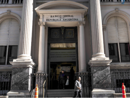 外媒：阿根廷与中国续签货币互换协议