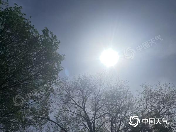 △今天中午，北京天气晴朗，艳阳高照