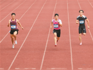 跑向百米终点，也奔向新的起点