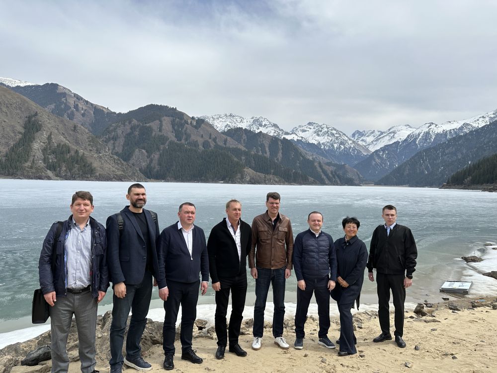 新华鲜报｜百余名上合组织外宾访新疆：“这里体现中国式现代化发展之美！”