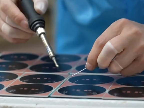 生产忙、订单增！企业开辟“新赛道”吸引海外客商不远千里来“探厂”