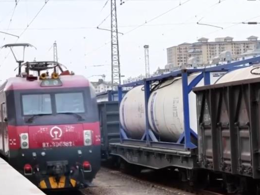 清明假期铁路运力服务双提升 助力游客畅享出行与消费新体验