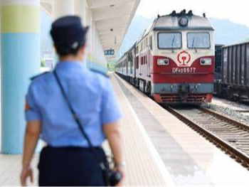 外媒：中国铁路的高效运力助推假日经济