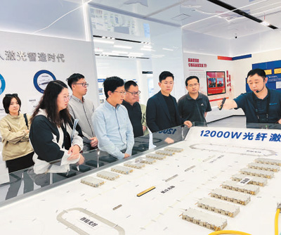 “我们看到了江城的蓬勃脉动”