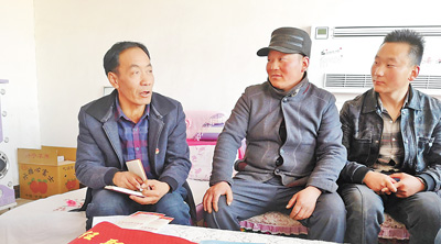 “攒劲”的致富带头人（党旗在基层一线高高飘扬）