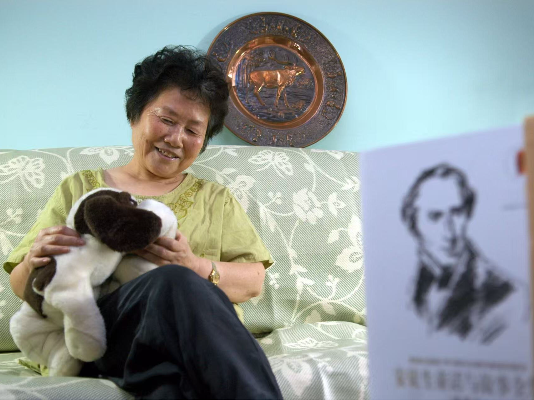 55岁学习丹麦文，译出“原汁原味”的安徒生童话