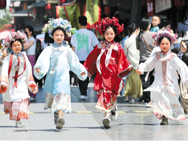 中国“假日经济”活力涌动（国际论道）