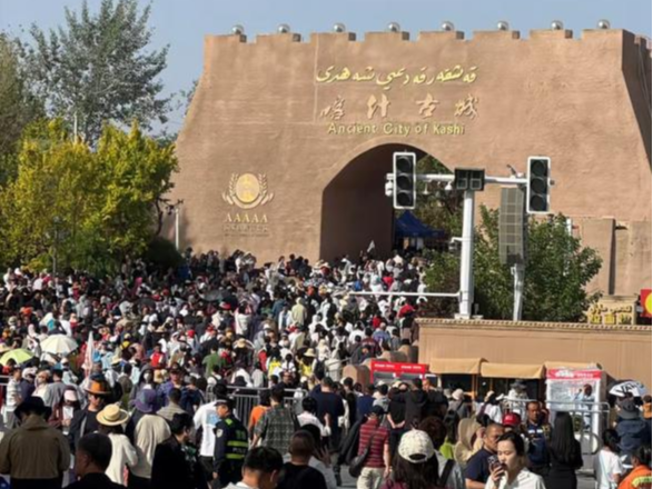 好评中国丨守正创新，古城长出新风景