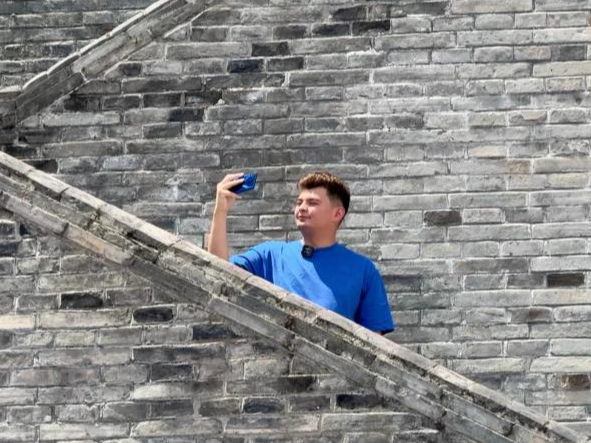 “00后”欧洲背包客冀做当代徐霞客：因“China Travel”爱上中国