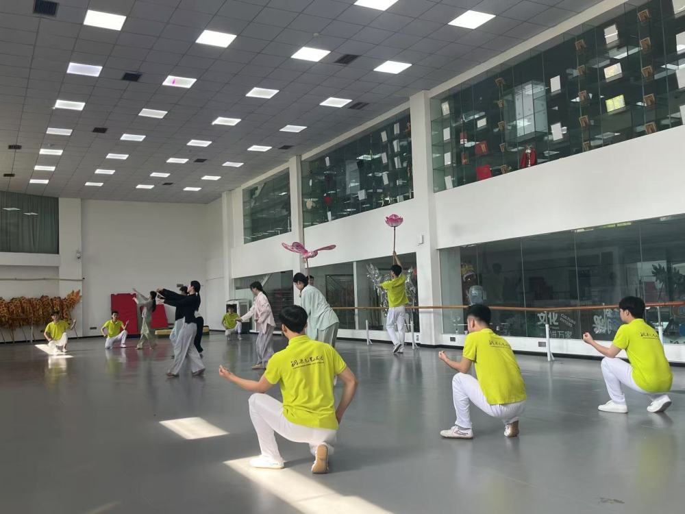 报效祖国 建功西部｜青春舞动非遗梦——重庆铜梁龙舞创新发展见闻