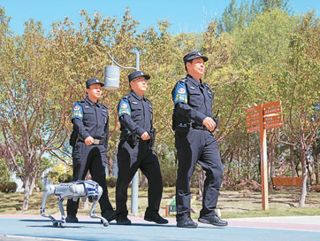 机器狗：“我很萌，也很能干”