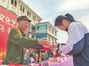 “我要再加把劲，让红色故事更好流传下去”（时空对话）