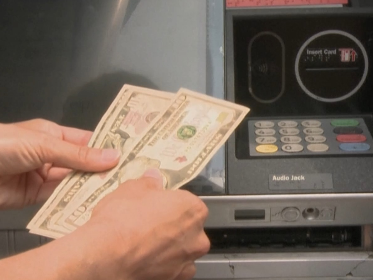 债务危机加信用下降 美国迫近“财政悬崖” 专家分析→