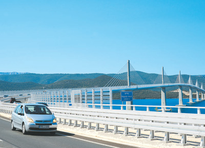 跨越山海 携手同行（国际论道）