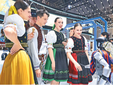 做好“牵线人” 搭起“共赢桥”（侨界关注）