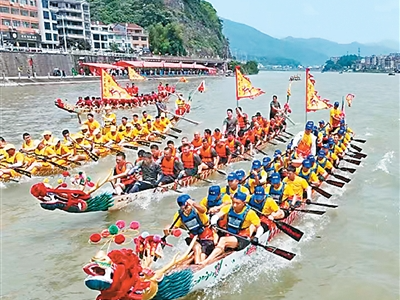 浙江青田侨胞参与海内外龙舟赛