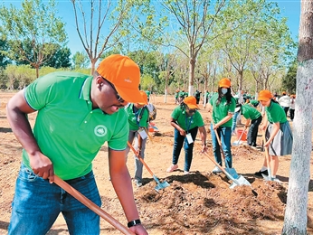 “如果我们拥抱自然，自然也会回馈你”（环球热点）