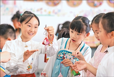 多彩活动迎端午