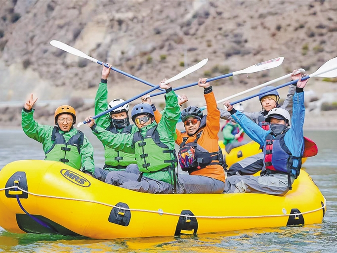 高原假日缤纷多彩 文旅市场欣欣向荣