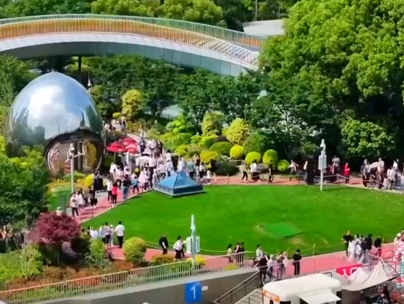 “五一”消费市场呈现新变化 众多“独一无二”消费场景“破圈”圈粉