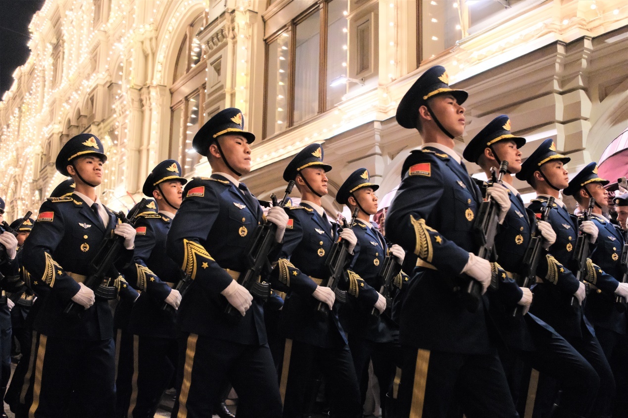ロシア軍パレード　最新型現役用中国人民解放軍21式儀仗兵礼服上下制帽フルセット ロシア軍パレード 最新型現役用中国人民解放軍21式儀仗兵礼服