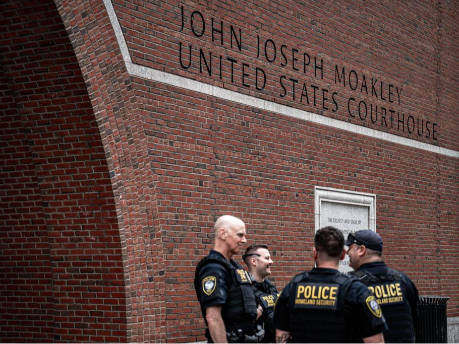 新闻分析丨科研停滞，人才外流——特朗普政府政策引发美科学界“寒潮”