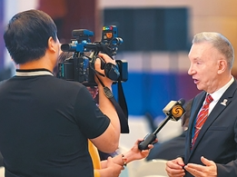 “海内存知己，天涯若比邻”