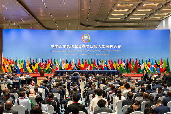 海外网评：1万公里铁路、10万公里公路……中非合作实打实