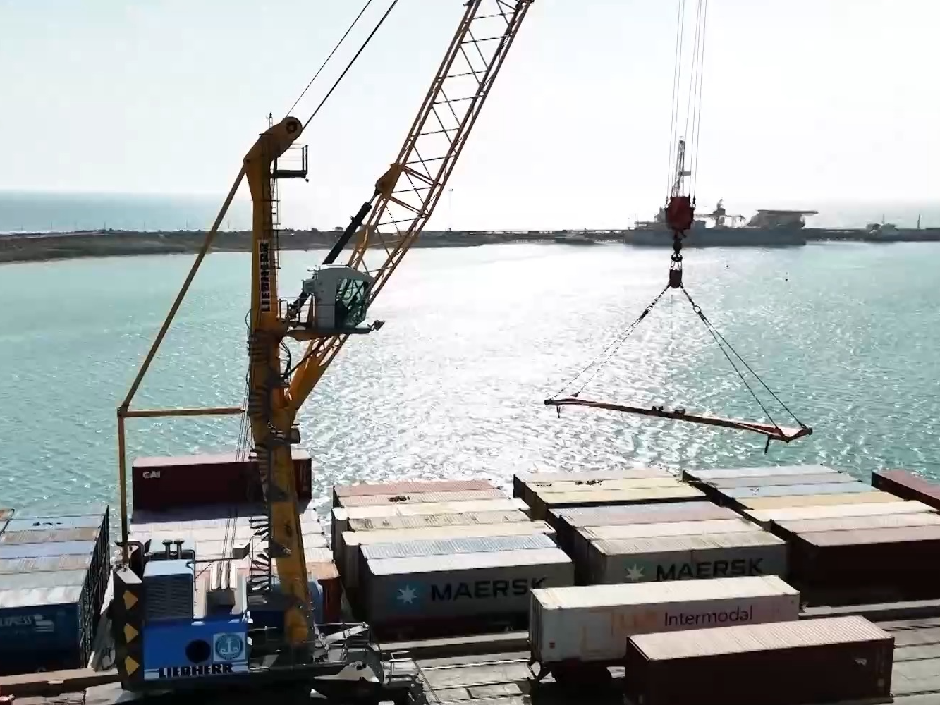 丝路同心 共同发展丨哈萨克斯坦阿克套港项目为跨里海国际运输注入新动能